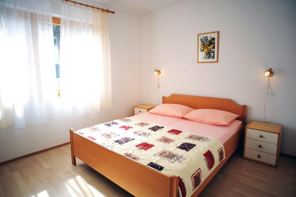 Apartmani Anita 梅杜林 外观 照片